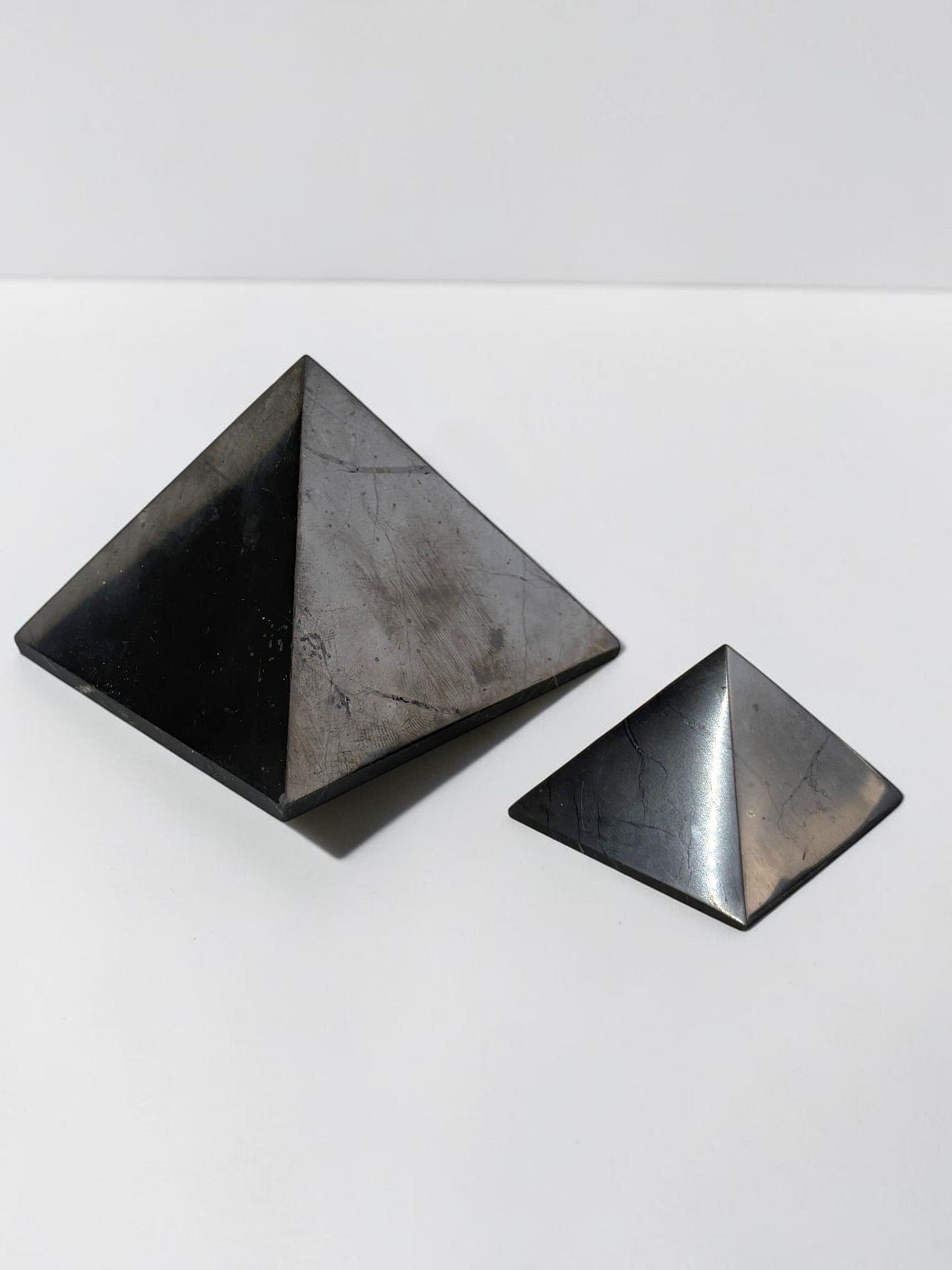 Twin Pyramids Shungite Bundle