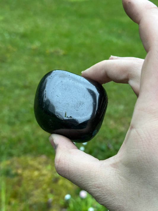 Tumbled Shungite Stones Polished 1pc