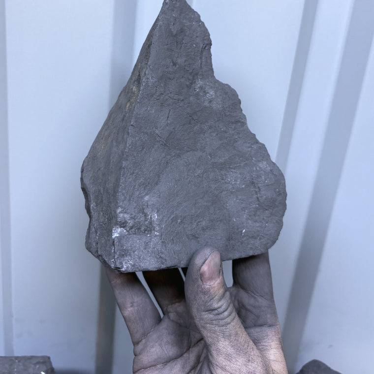 Raw Shungite Specimen 009 — 721g Arrowhead